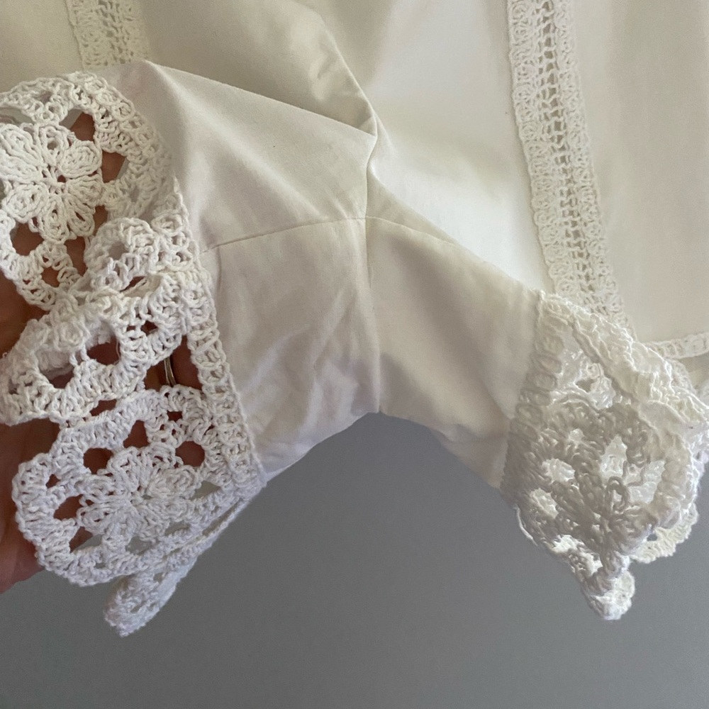 Boston Proper White Crochet Trim Lined Shorts Size 12 - Picture 3 of 6